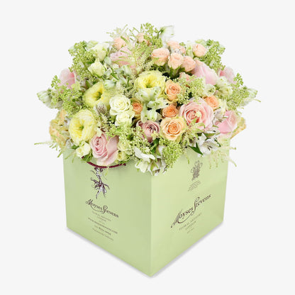 Marylin Monroe luxury flower bouquet by Moyses Stevens UAE featuring garden roses, spray roses, and large headed roses.
