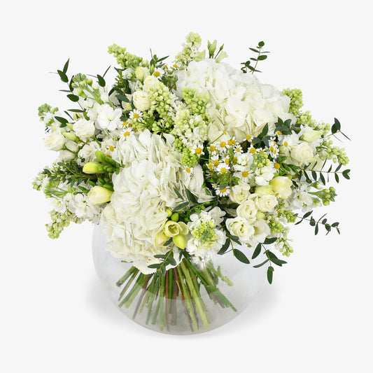 the athenian luxury flower bouquet by Moyses Stevens UAE featuring Roses, Spray Roses, Alstroemeria, Daisies, Delphinium, Pistache
